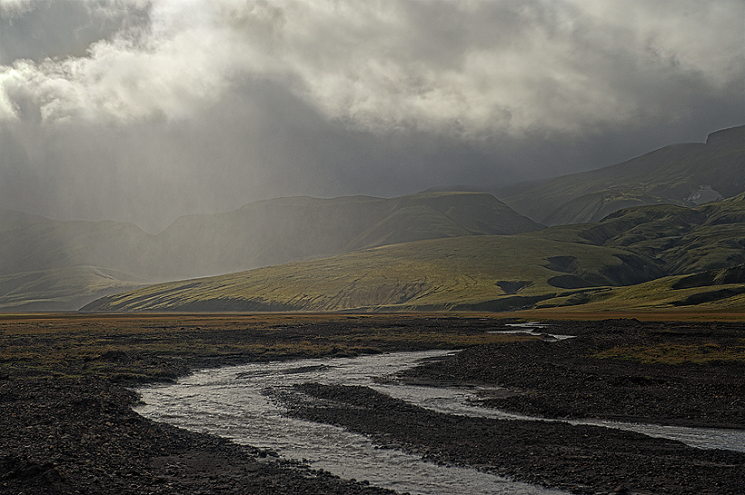 Iceland_Stream_Clouds