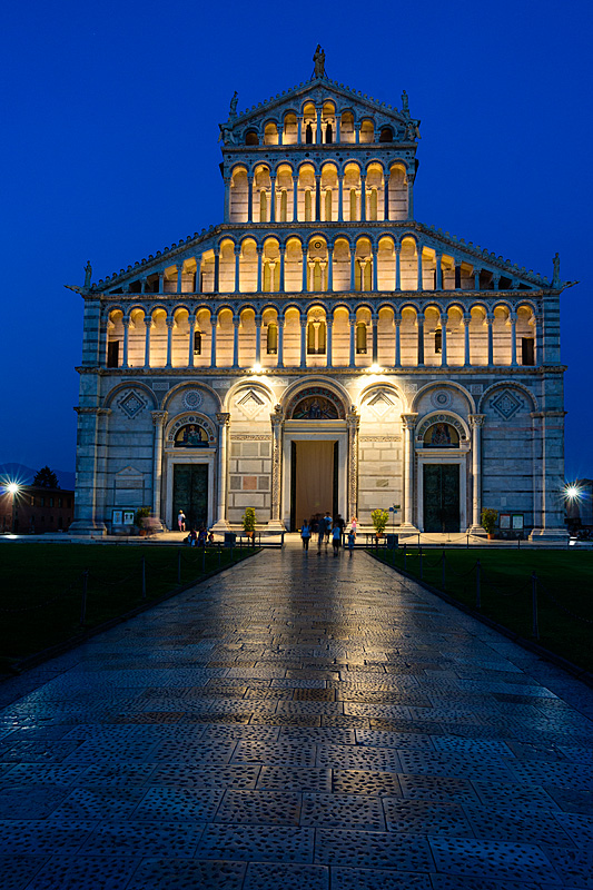 Pisa festival Luminara illuminated Duomo
