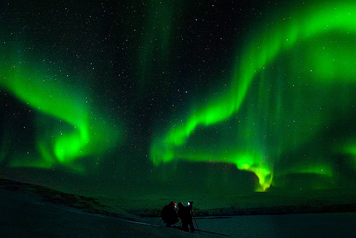 artic-adventure-northern-lights-sweden-aurora-borealis-lapland-sky station
