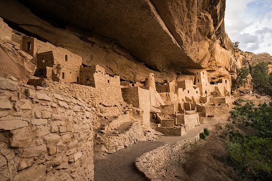 photographing Mesa Verde cliff dwellings Colorado