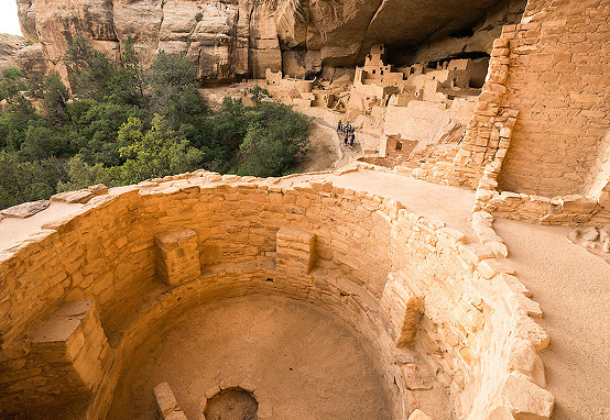 photographing Mesa Verde cliff dwellings
