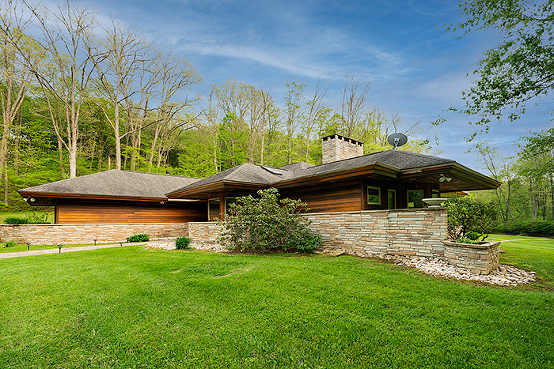 Staying in a Frank Lloyd Wright house