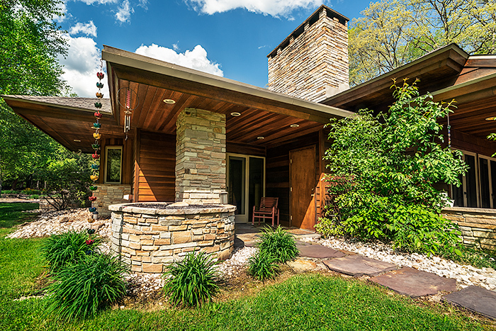 Staying in a Frank Lloyd Wright house