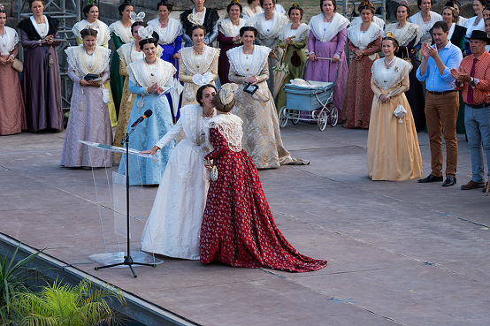 Queen speaking, Costume du Fete, Antique Theatre, Arles, France