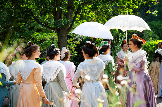 Fete du Costume, where over 500 women dress in traditional attire from their region annual festival, Arles, France, Europe