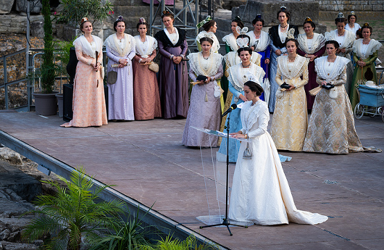 Queen speaking, Costume du Fete, Antique Theatre, Arles, France