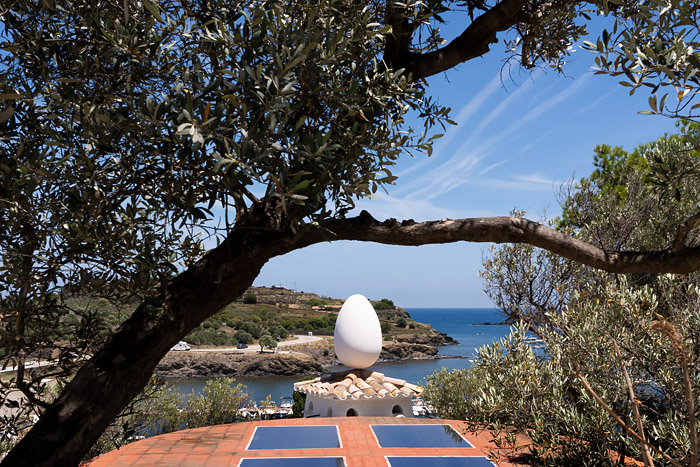 giant egg in SPain